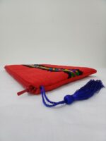 شنطة آيباد من القماش الفاخر باللون الأحمر تصميم أنيق وعصري