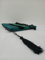 ⁦شنطة آيباد أنيقة للمناسبات من الستان الفاخر – لون أخضر سرعي⁩ - الصورة ⁦2⁩