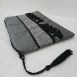 شنطة آيباد رمادية فاخرة للمناسبات – تصميم أنيق وعصري