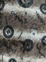 ⁦شنطة آيباد من القطيفة الفاخر بتصميم أنيق (بني وأسود)⁩ - الصورة ⁦3⁩